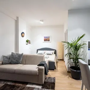 https://suite-1-2-open-space.italymilanhotels.net
