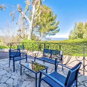 https://spacieux-appartement-avec-jardin.fr-provencehotel.com